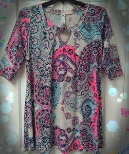 GONE 🌺 NWOT 2 B Together Dress